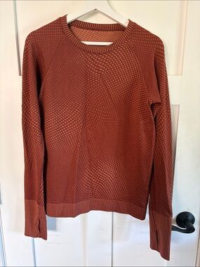Lululemon long sleeved top
